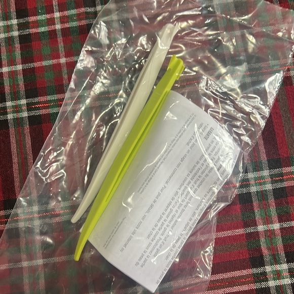 NEW PAMPERED CHEF CITRUS & ONION PEELERS SET - Picture 2 of 2